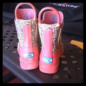 TOMS Rainboots